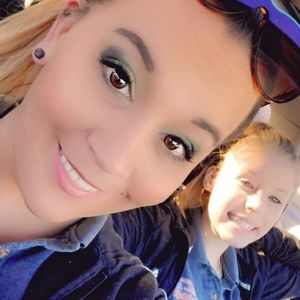 Meet your Posher, April